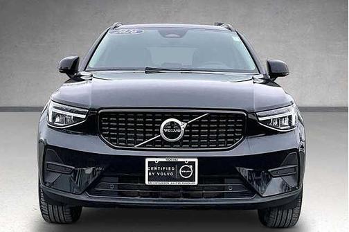 Onyx Black 2026 Volvo XC40 Core