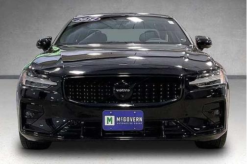 Onyx Black 2024 Volvo S60 Plus