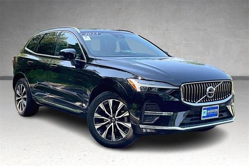 2023 Volvo XC60 B5 Plus Bright Theme