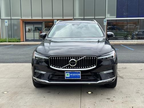 2023 Volvo XC60 B5 Plus Bright Theme