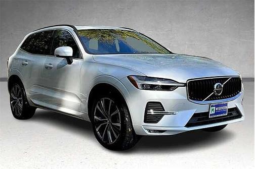 2022 Volvo XC60 B5 Momentum