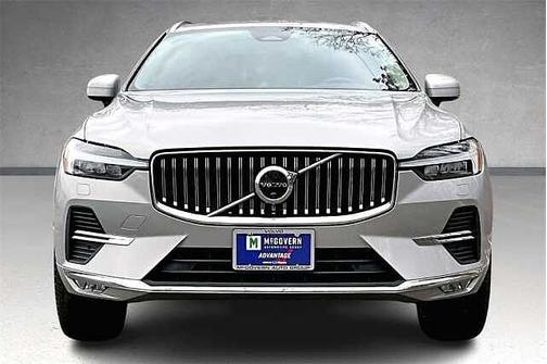 2023 Volvo XC60 B5 Ultimate Bright Theme