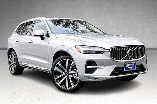 2023 Volvo XC60 B5 Ultimate Bright Theme