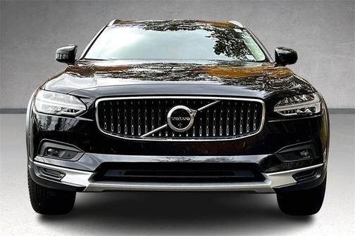 2024 Volvo V90 Cross Country B6
