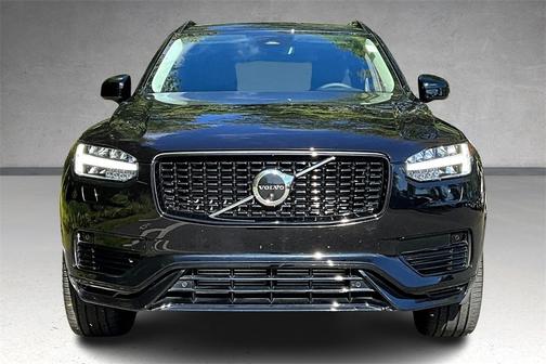 2023 Volvo XC90 Recharge Plug-In Hybrid T8 Plus Dark Theme 7 Passenger