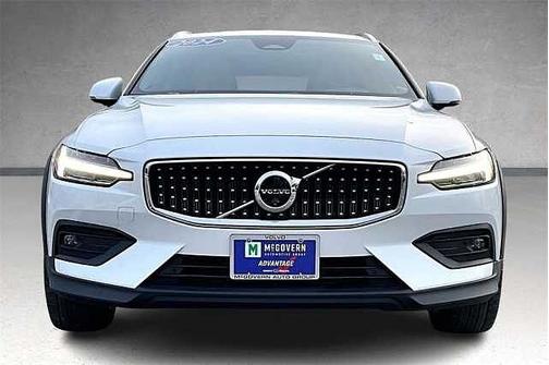 2024 Volvo V60 Cross Country Ultimate