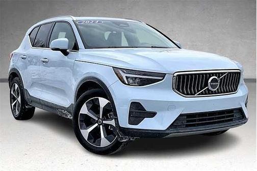 2024 Volvo XC40 Core
