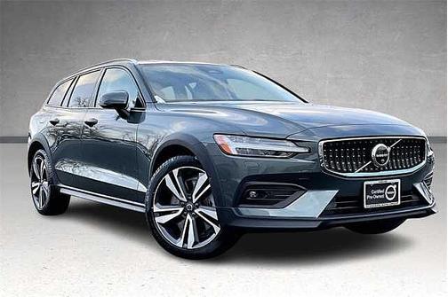 2026 Volvo V60 Cross Country Plus
