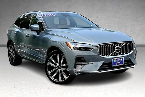 2023 Volvo XC60 B5 Ultimate Bright Theme