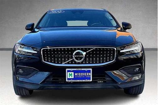 2024 Volvo V60 Cross Country Plus