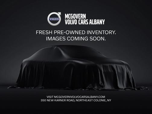 2024 Volvo XC90 B5 Plus