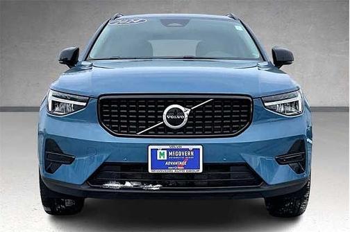 2024 Volvo XC40 Core