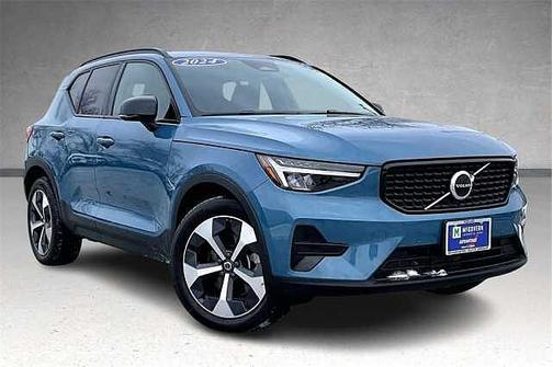 2024 Volvo XC40 Core