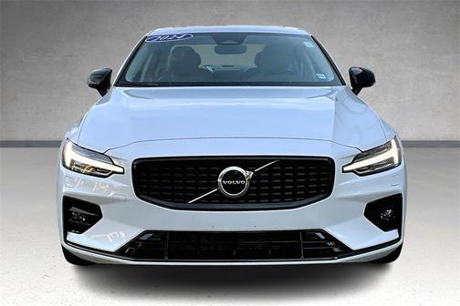 2024 Volvo S60 B5 Core Dark Theme