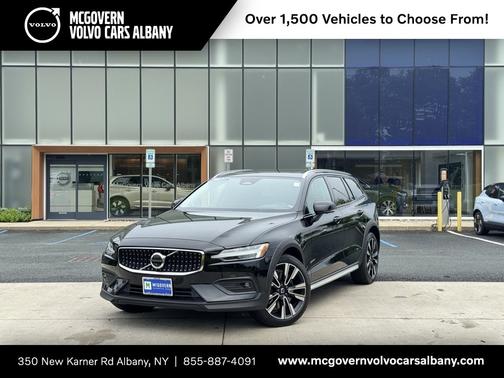 2023 Volvo V60 Cross Country Ultimate