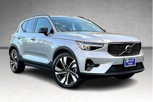 2023 Volvo XC40 Plus