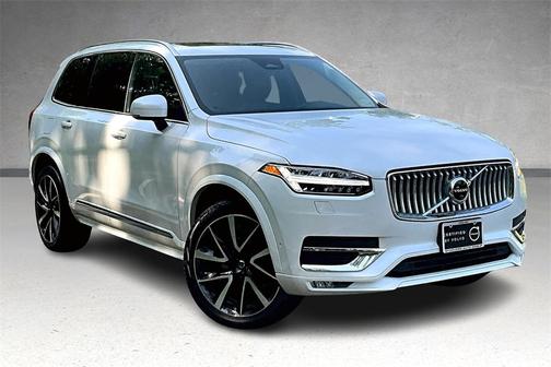 2025 Volvo XC90 B5 Plus