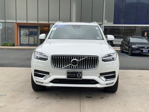 2025 Volvo XC90 B5 Plus