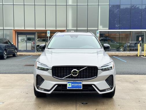 2025 Volvo XC60 B5 Plus
