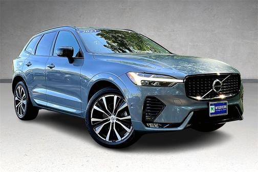 2023 Volvo XC60 B5 Plus Dark Theme