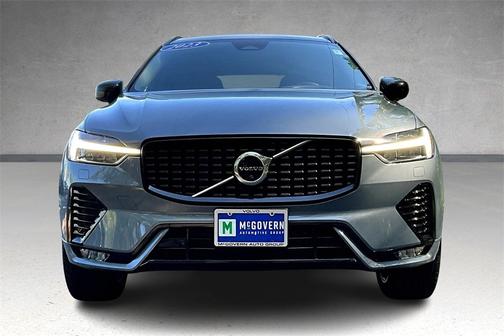 2023 Volvo XC60 B5 Plus Dark Theme