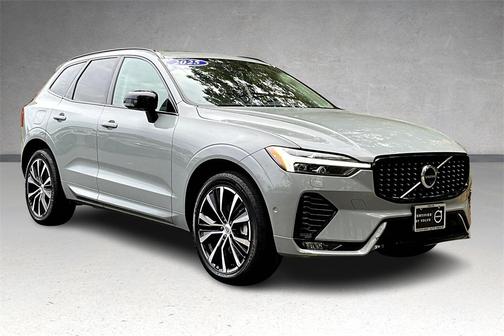 2025 Volvo XC60 B5 Plus Dark Theme