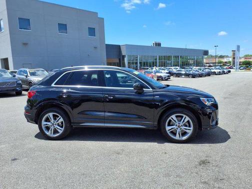 2024 Audi Q3 Premium 45 TFSI S line quattro Tiptronic