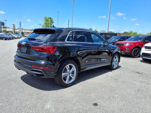 2024 Audi Q3 Premium 45 TFSI S line quattro Tiptronic