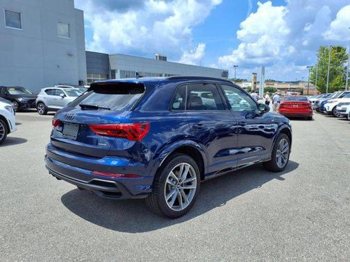 2025 Audi Q3 Premium 45 TFSI S line quattro Tiptronic
