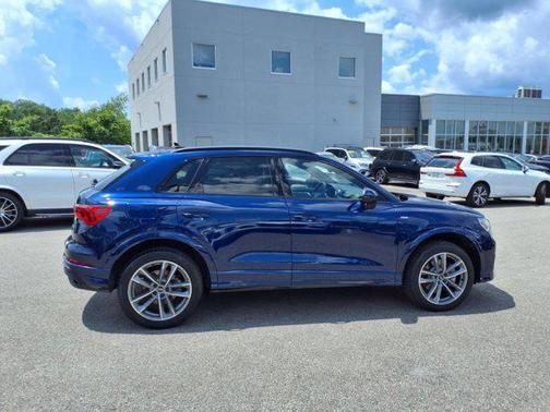 2025 Audi Q3 Premium 45 TFSI S line quattro Tiptronic