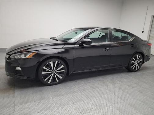 2022 Nissan Altima SR FWD