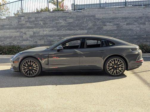 2026 Porsche Panamera 4