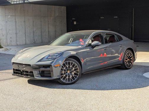 2026 Porsche Panamera 4