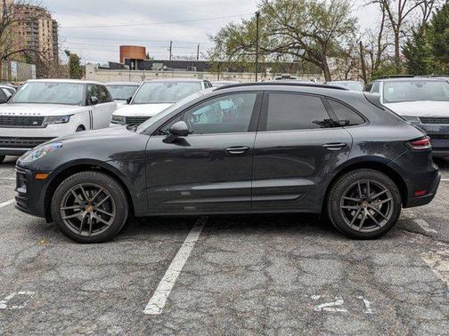 2023 Porsche Macan Base