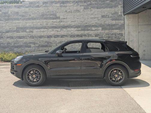 2025 Porsche Cayenne AWD