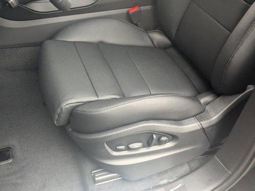 2025 Porsche Cayenne AWD
