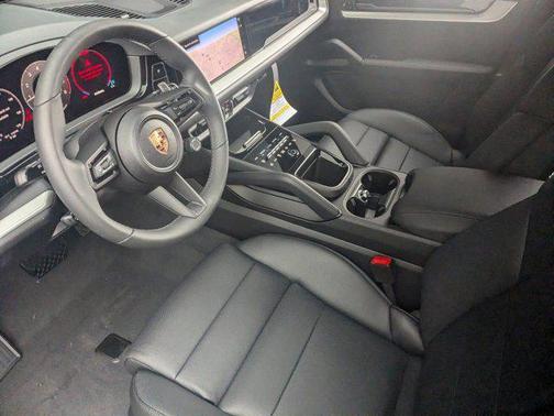 2025 Porsche Cayenne AWD
