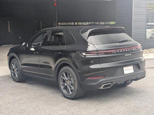 2025 Porsche Cayenne AWD