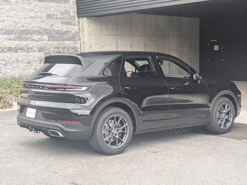 2025 Porsche Cayenne AWD