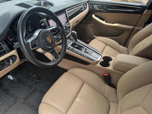 2021 Porsche Macan Base