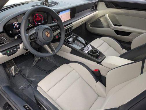 2026 Porsche 911 Carrera 4 GTS