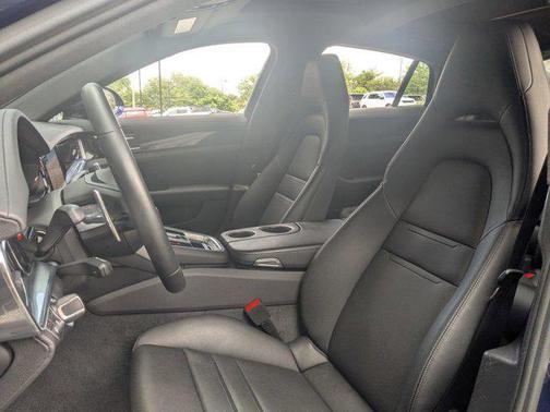 2022 Porsche Panamera 4 Platinum Edition