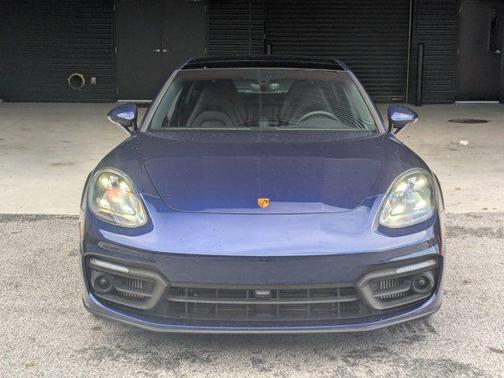 2022 Porsche Panamera 4 Platinum Edition
