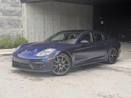 2022 Porsche Panamera 4 Platinum Edition