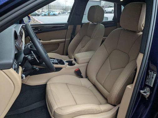 2026 Porsche Macan AWD