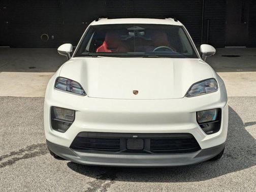 2025 Porsche Macan 4S