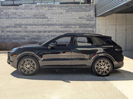 Chromite Black Metallic 2026 Porsche Cayenne Cayenne