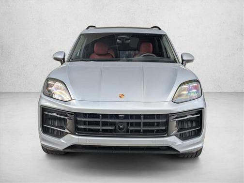 Dolomite Silver Metallic 2026 Porsche Cayenne GTS