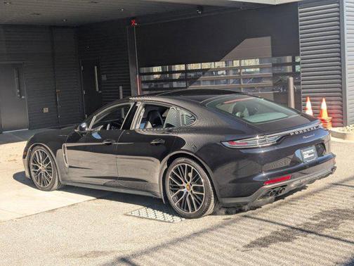 2023 Porsche Panamera RWD