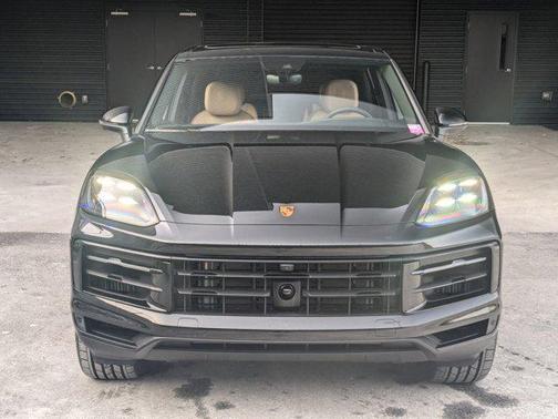 2025 Porsche Cayenne AWD